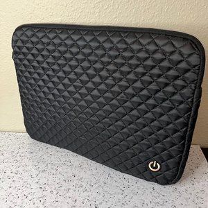 Laptop sleeve